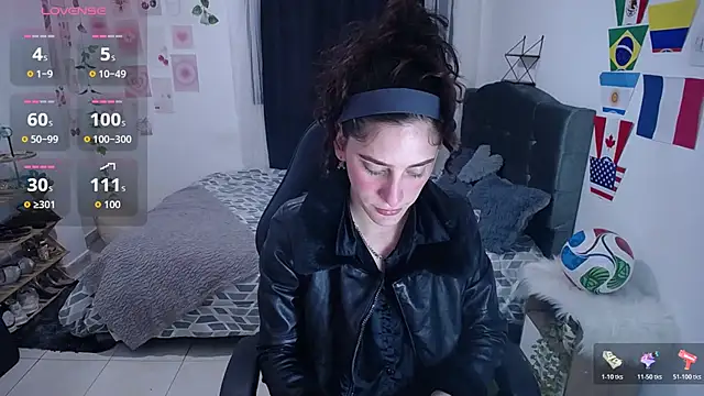 Snapshot of IsaBaileys_ chatting on 06-21-26, 03:31 IsaBaileys online show from 06-21-26, 03:31