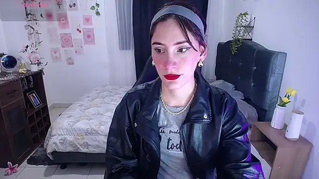 Snapshot of IsaBaileys_ chatting on 07-15-26, 05:02 IsaBaileys online show from 07-15-26, 05:02