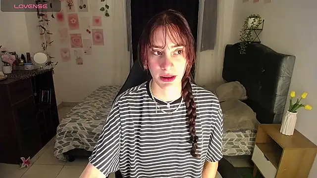 Snapshot of IsaBaileys_ chatting on 07-24-26, 11:36 IsaBaileys online show from 07-24-26, 11:36