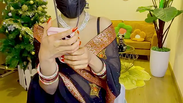 Snapshot of Monalisadon018 chatting on 02-12-26, 06:52 Monalisadon018 online show from 02-12-26, 06:52