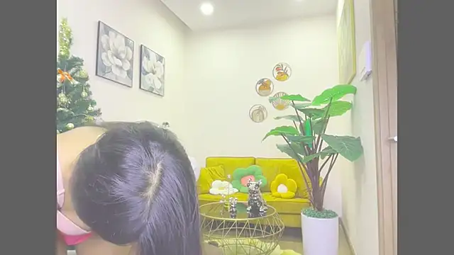 Snapshot of Monalisadon018 chatting on 02-18-26, 06:15 Monalisadon018 online show from 02-18-26, 06:15