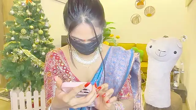 Snapshot of Monalisadon018 chatting on 02-26-26, 06:56 Monalisadon018 online show from 02-26-26, 06:56