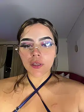 Snapshot of Chloemercury chatting on 12-02-25, 04:29 Chloemercury online show from 12-02-25, 04:29