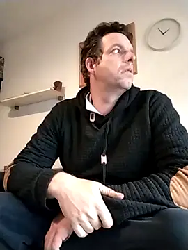 Knuffelstaaf123 online show from 11-08-25, 02:06