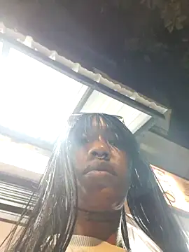 Snapshot of Honey-420- chatting on 10-28-25, 11:07 Honey-420- online show from 10-28-25, 11:07