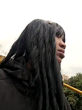 Snapshot of Honey-420- chatting on 11-19-25, 09:15 Honey-420- online show from 11-19-25, 09:15