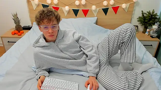 Fandi 777 online show from 01-04-25, 11:33