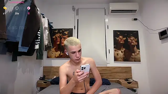 Snapshot of Cristian_Delgado chatting on 09-27-25, 06:18 Cristian Delgado online show from 09-27-25, 06:18