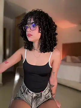 Lianh Benett online show from 02-02-25, 04:37