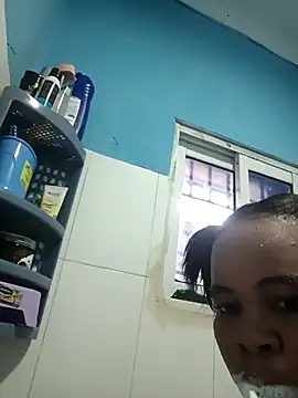 Amberay1 online show from 12-17-25, 05:46