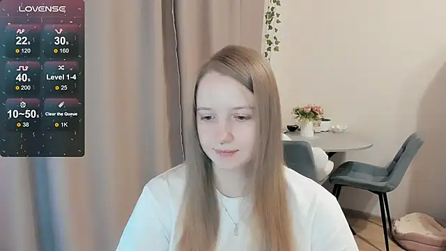 Snapshot of Alyaley chatting on 12-17-25, 01:17 Alyaley online show from 12-17-25, 01:17