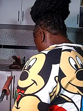 Bella045 online show from 11-17-25, 12:16