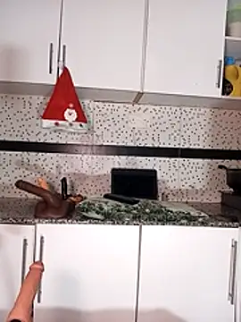 Bella045 online show from 12-14-25, 06:30