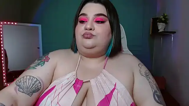 Snapshot of tiffany_laurens chatting on 12-23-24, 05:06 tiffany laurens online show from 12-23-24, 05:06