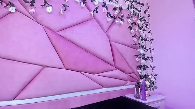 Snapshot of LilithCooperr_ chatting on 02-27-25, 11:37 LilithCooperr online show from 02-27-25, 11:37