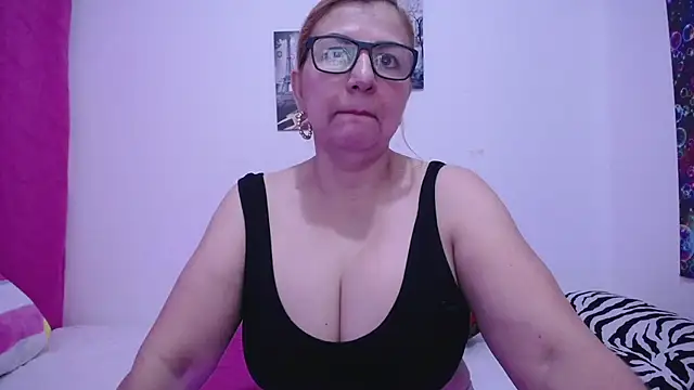 Snapshot of razzisweet chatting on 01-22-25, 01:42 razzisweet online show from 01-22-25, 01:42