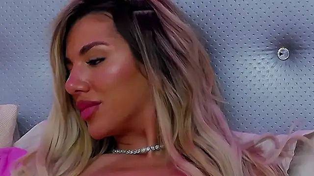 ClaraHazel online show from 02-02-25, 08:35