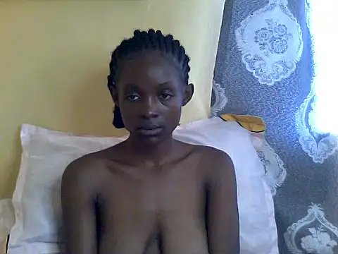 petite clara24 online show from 11-21-25, 02:38