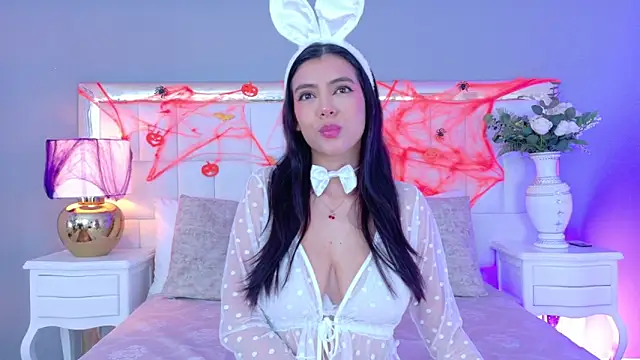 Julie Bennet online show from 10-22-25, 04:13