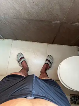 Snapshot of Cum_on_your_tityyy chatting on 11-06-25, 02:34 Cum on your tityyy online show from 11-06-25, 02:34