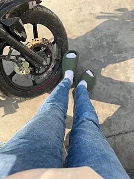 Snapshot of Cum_on_your_tityyy chatting on 01-12-26, 09:25 Cum on your tityyy online show from 01-12-26, 09:25