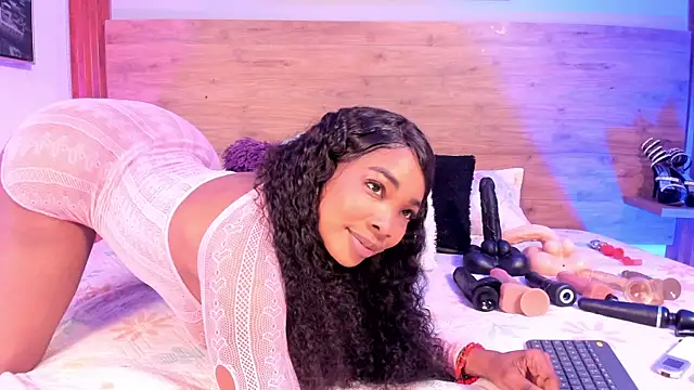 Snapshot of Aliisson_Cruz chatting on 11-04-25, 12:37 Aliisson Cruz online show from 11-04-25, 12:37