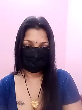 Snapshot of Beauty-khan chatting on 02-01-25, 03:18 Beauty-khan online show from 02-01-25, 03:18