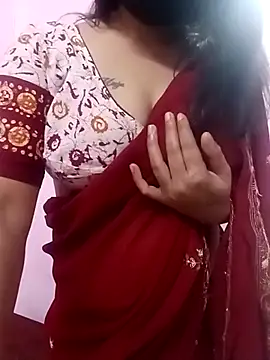 Snapshot of Beauty-khan chatting on 02-15-25, 06:44 Beauty-khan online show from 02-15-25, 06:44