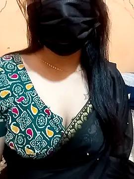 Snapshot of Beauty-khan chatting on 10-27-25, 05:06 Beauty-khan online show from 10-27-25, 05:06