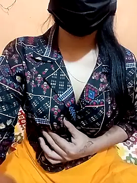 Snapshot of Beauty-khan chatting on 10-28-25, 11:47 Beauty-khan online show from 10-28-25, 11:47