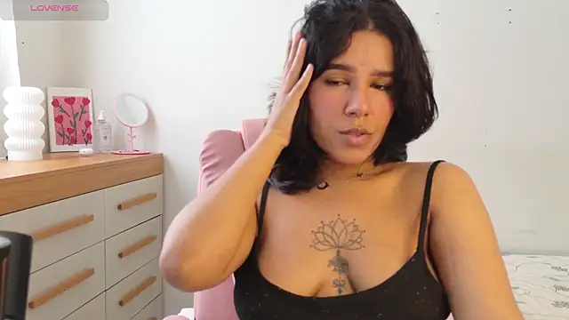 ninapego online show from 11-26-25, 11:00