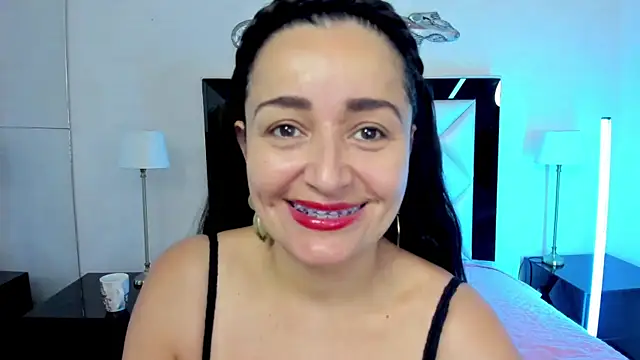  luna  sweet  online show from 02-27-25, 03:25