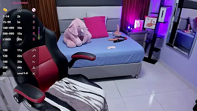 Snapshot of CATIAJONES chatting on 11-14-25, 06:28 CATIAJONES online show from 11-14-25, 06:28