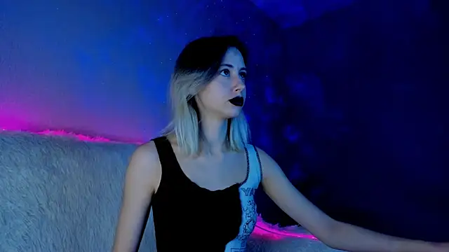 Snapshot of Inner_Light chatting on 01-18-25, 03:59 Inner Light online show from 01-18-25, 03:59