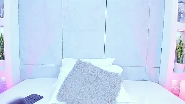 MiaCollson online show from 10-06-25, 05:43