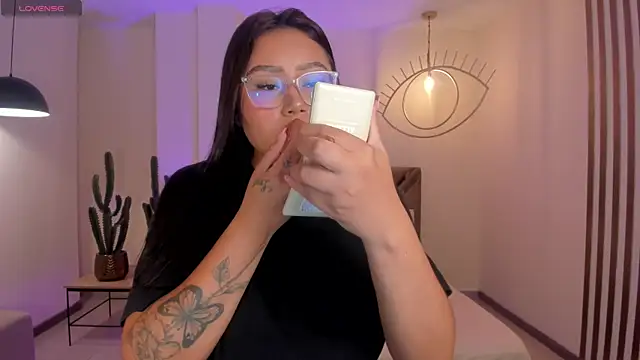 Snapshot of AmberLewis_ chatting on 02-01-25, 03:08 AmberLewis online show from 02-01-25, 03:08