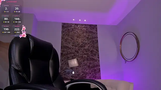 Snapshot of AmberLewis_ chatting on 02-18-25, 09:21 AmberLewis online show from 02-18-25, 09:21