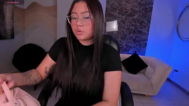 Snapshot of AmberLewis_ chatting on 02-25-25, 03:09 AmberLewis online show from 02-25-25, 03:09