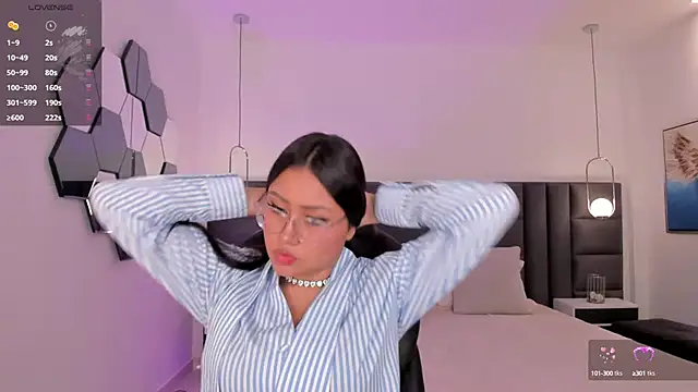 Snapshot of AmberLewis_ chatting on 10-17-25, 03:10 AmberLewis online show from 10-17-25, 03:10