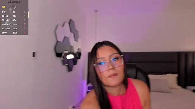 Snapshot of AmberLewis_ chatting on 10-18-25, 02:58 AmberLewis online show from 10-18-25, 02:58