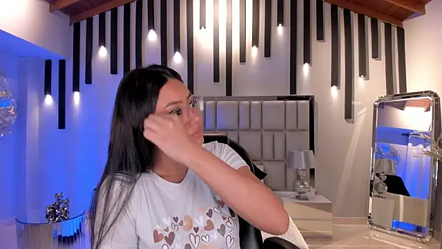 Snapshot of AmberLewis_ chatting on 11-05-25, 03:17 AmberLewis online show from 11-05-25, 03:17