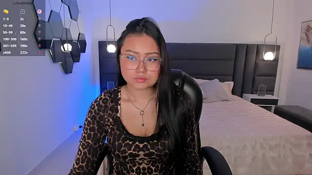 Snapshot of AmberLewis_ chatting on 11-27-25, 11:29 AmberLewis online show from 11-27-25, 11:29