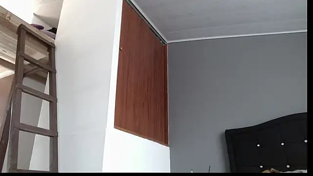 Snapshot of Emilia_1995 chatting on 01-27-25, 08:07 Emilia 1995 online show from 01-27-25, 08:07
