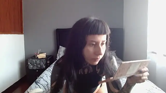 Snapshot of Emilia_1995 chatting on 09-24-25, 01:36 Emilia 1995 online show from 09-24-25, 01:36