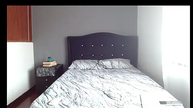 Emilia 1995 online show from 02-14-26, 03:53