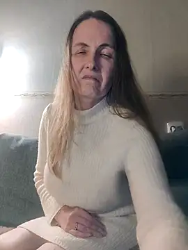 Evelina cute online show from 12-17-24, 07:15