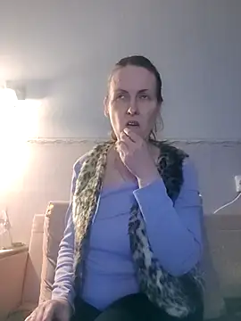 Evelina cute online show from 12-15-25, 01:26