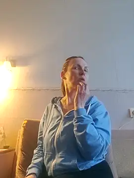 Evelina cute online show from 12-16-25, 11:15