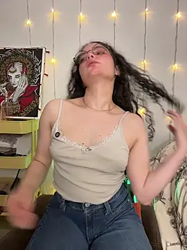 Snapshot of Antoniart_ chatting on 10-27-25, 01:31 Antoniart online show from 10-27-25, 01:31