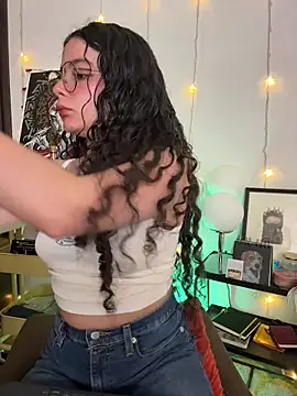 Snapshot of Antoniart_ chatting on 11-19-25, 01:38 Antoniart online show from 11-19-25, 01:38